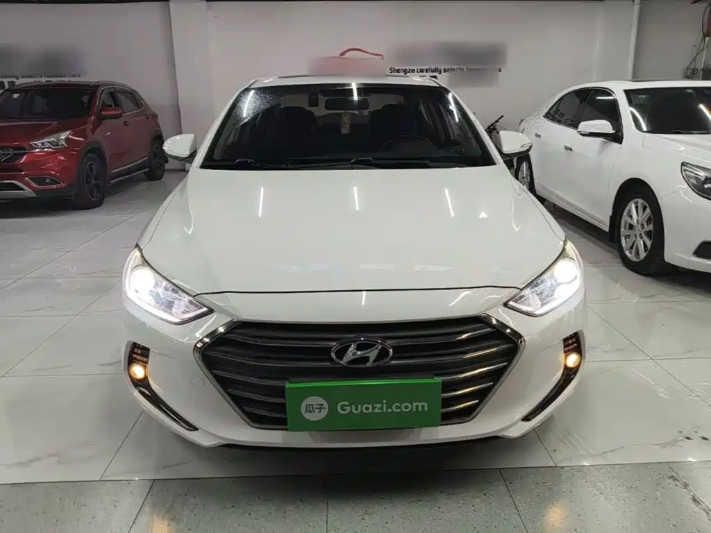 Hyundai Elantra — миниатюра 3