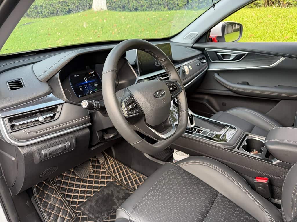 CHERY Tiggo 8 1.5 л 2023 г. Белый, пробег 12000 км
