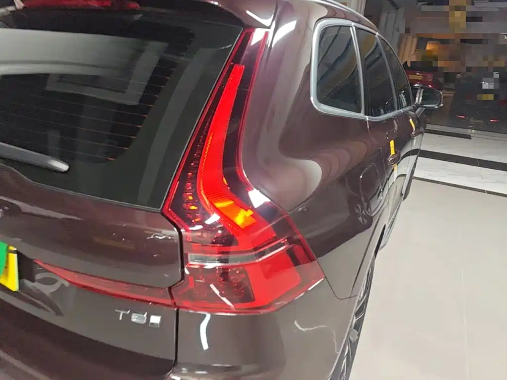 Volvo XC60 PHEV — миниатюра 8