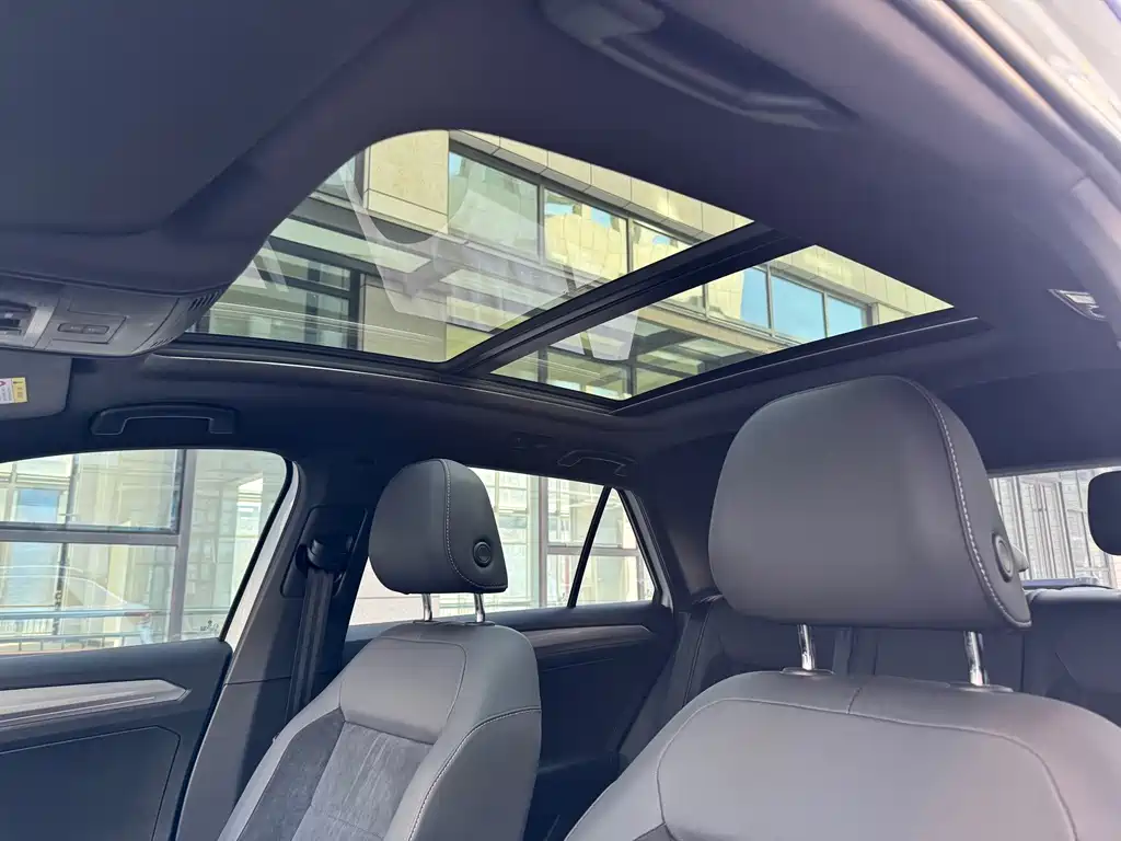 VOLKSWAGEN T ROC EXPLORING SONGS