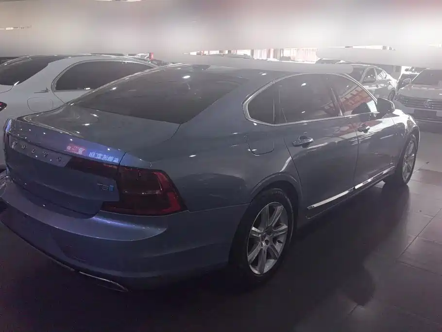 Volvo S90 — миниатюра 3