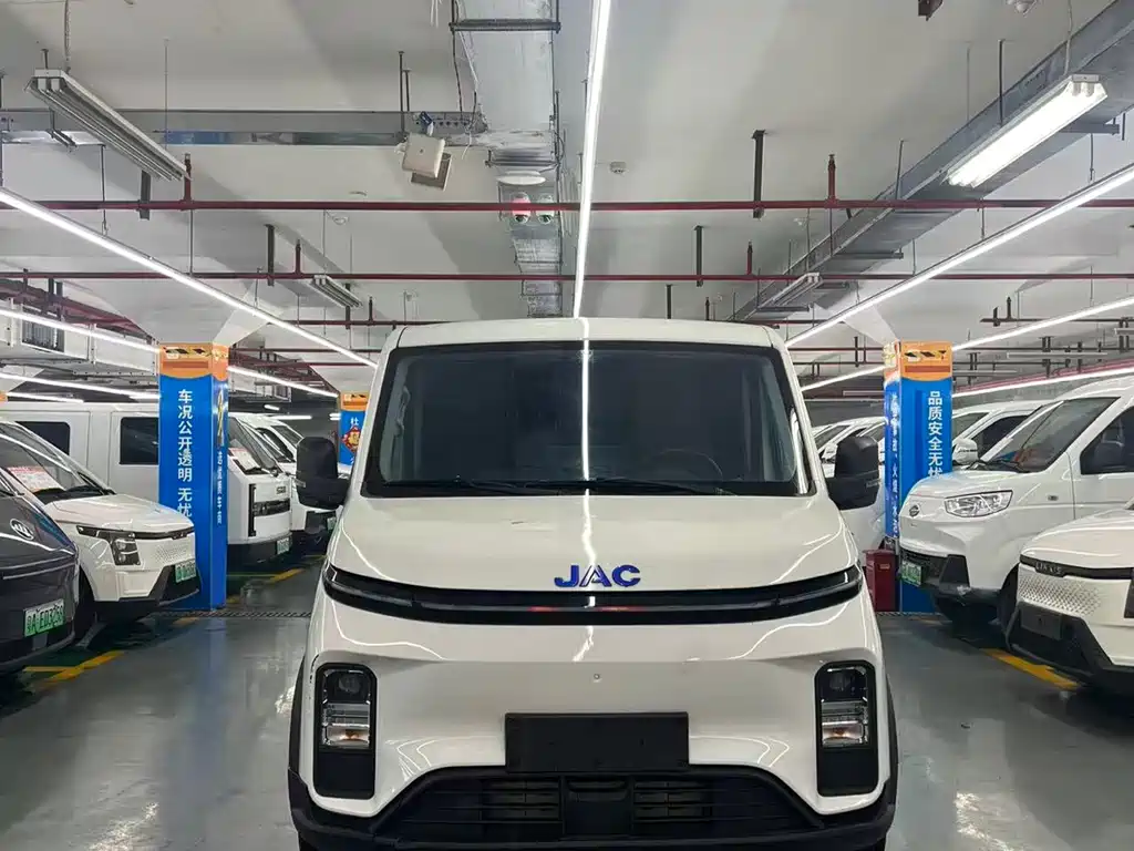 JAC Van Polo — миниатюра 2