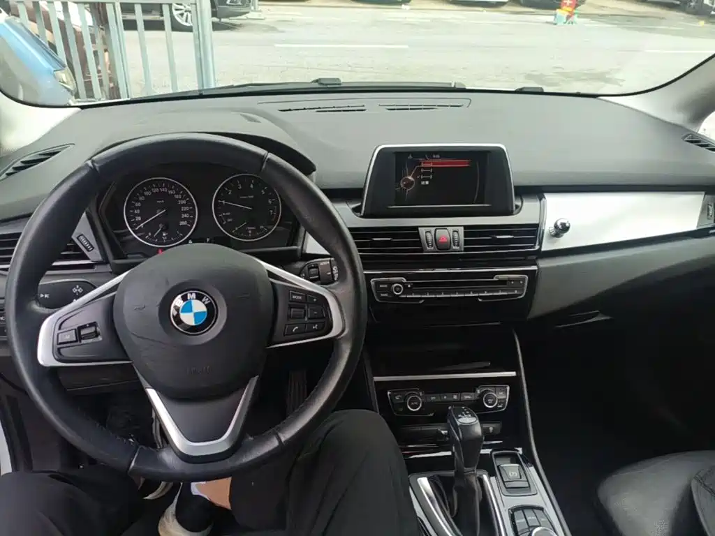 BMW 2 Series Active Tourer (Import) — миниатюра 10