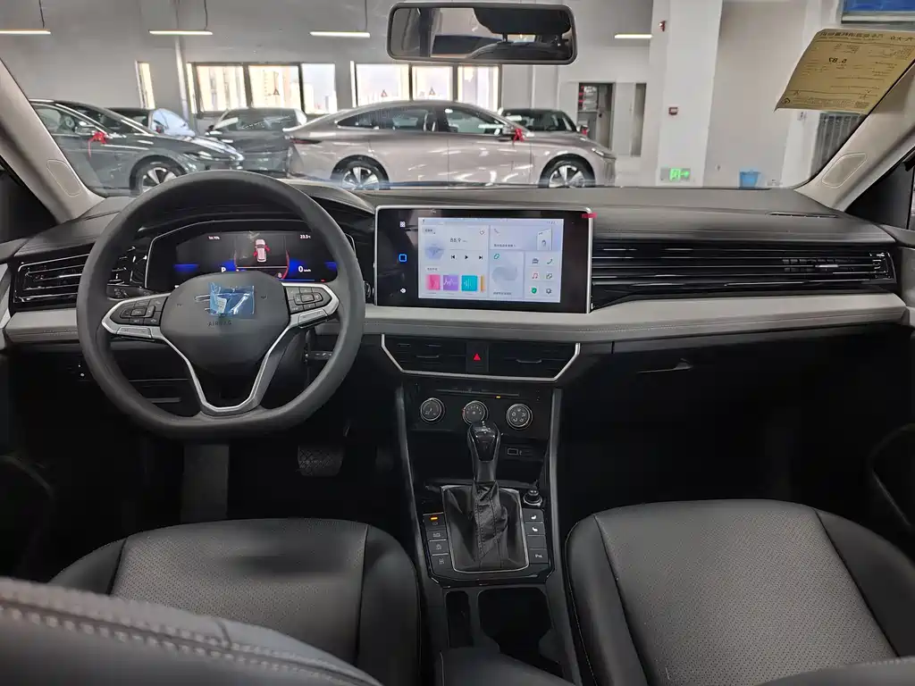 Jetta VA7 2025 1.4T AT