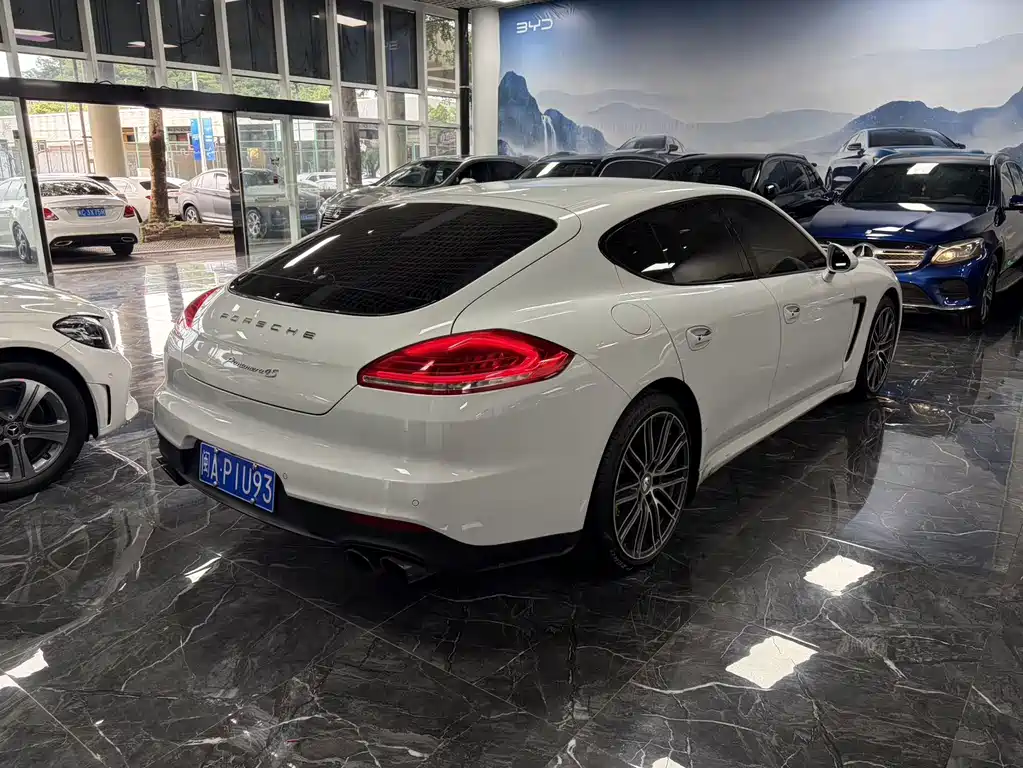 Porsche Panamera — миниатюра 5
