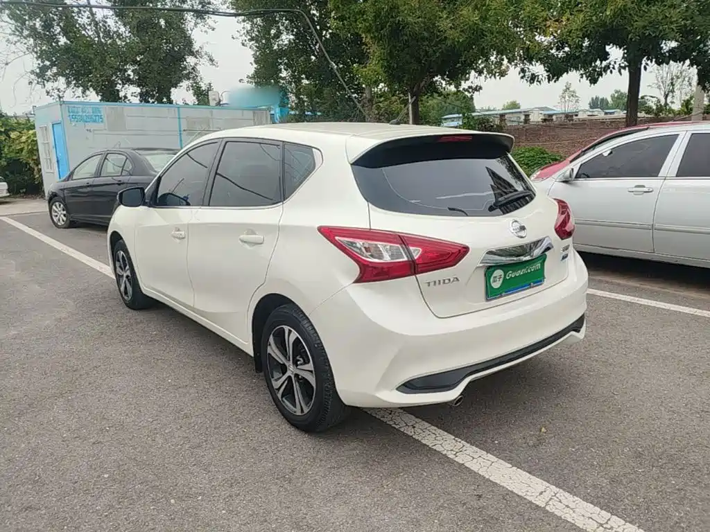 Nissan Tiida — миниатюра 5