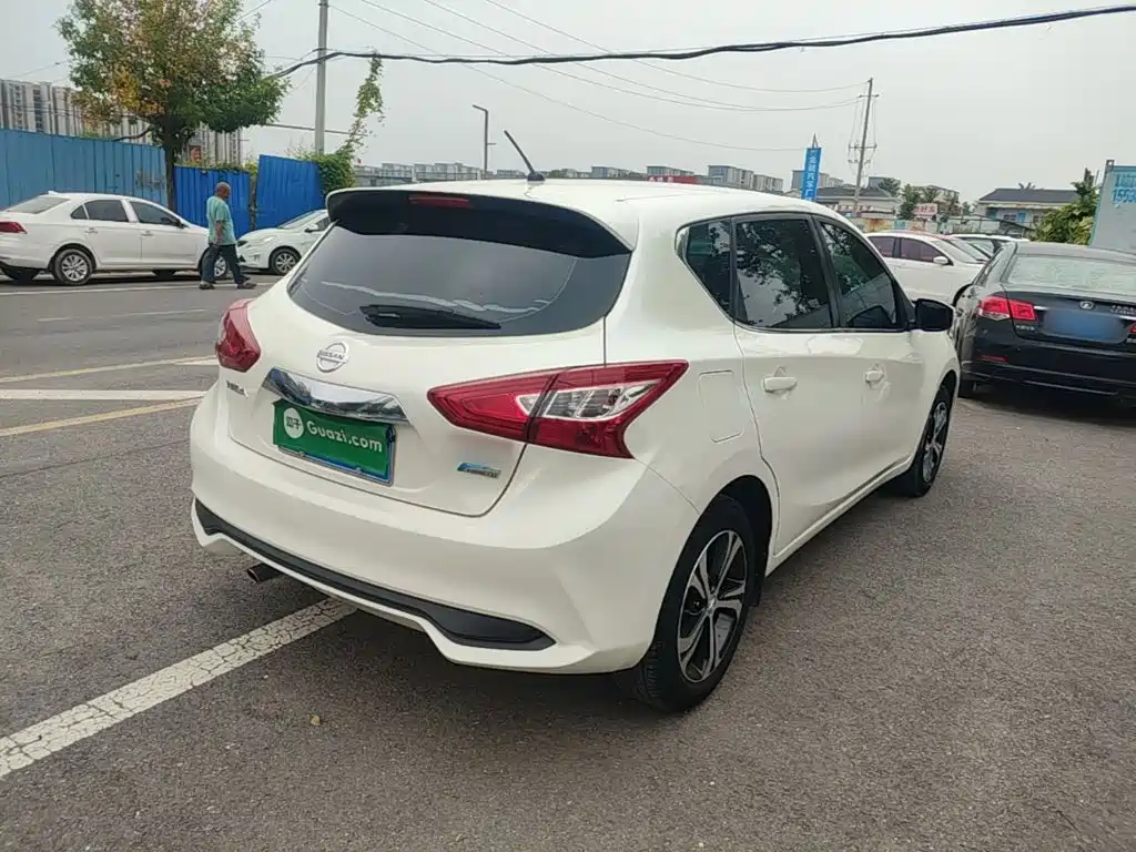 Nissan Tiida — миниатюра 7