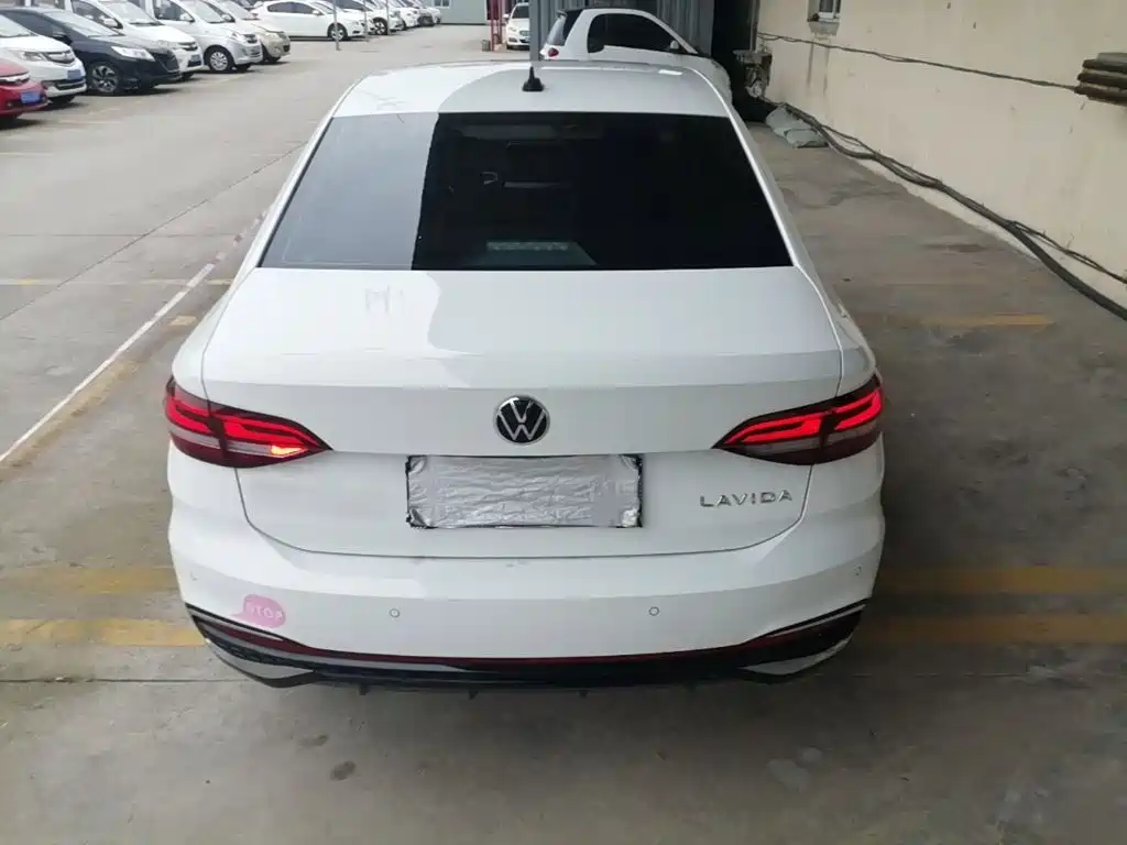 Volkswagen Lavida — миниатюра 6