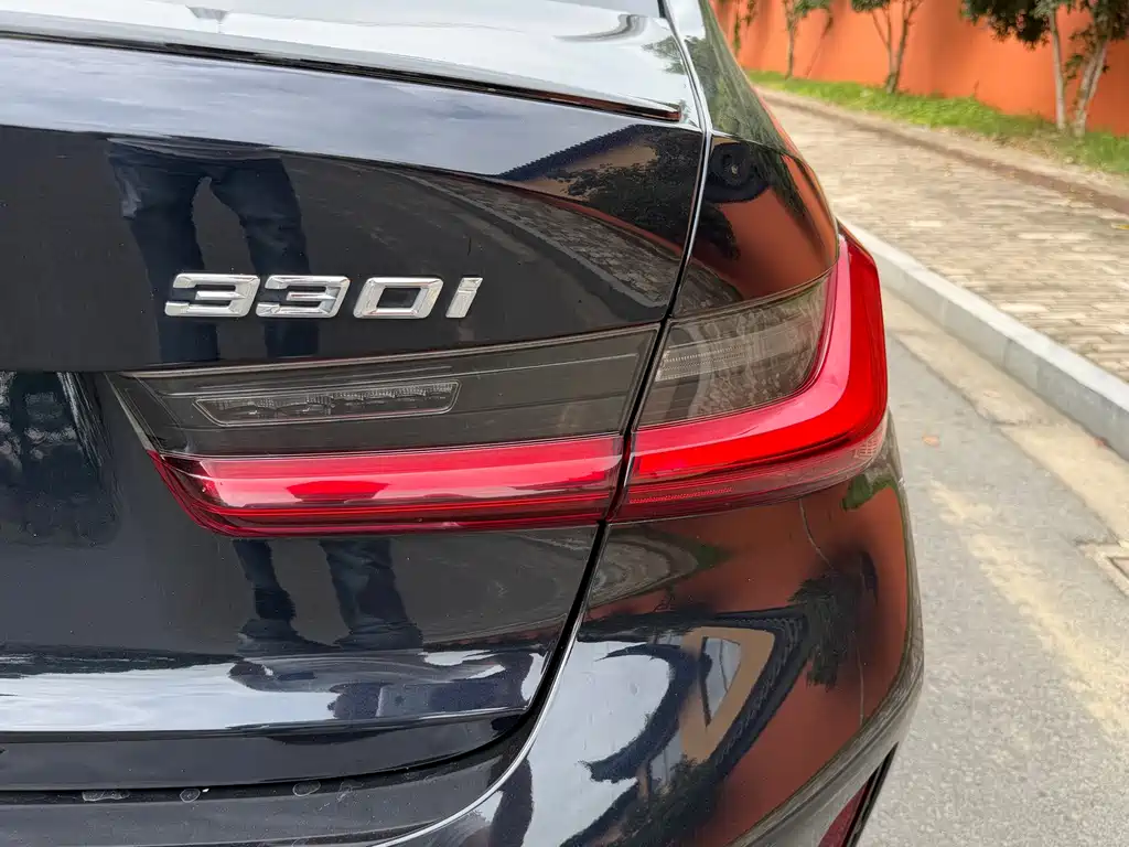 BMW 3 Series — миниатюра 18