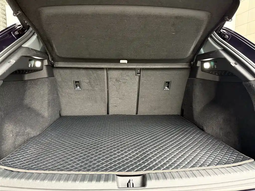 Audi Q4 e-tron — миниатюра 17