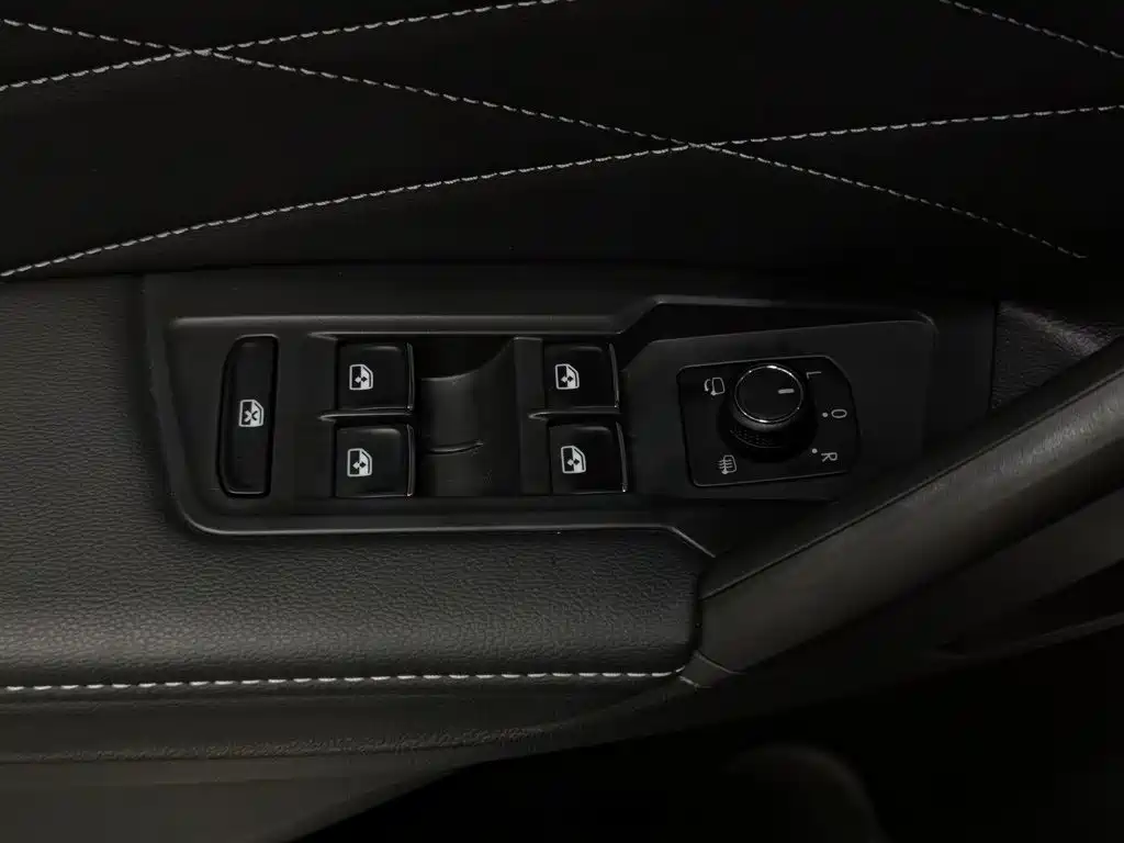 Volkswagen Tiguan L — миниатюра 9