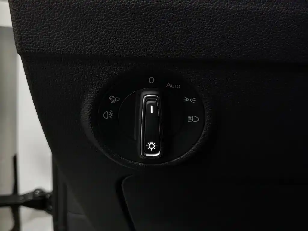 Volkswagen Tiguan L — миниатюра 21