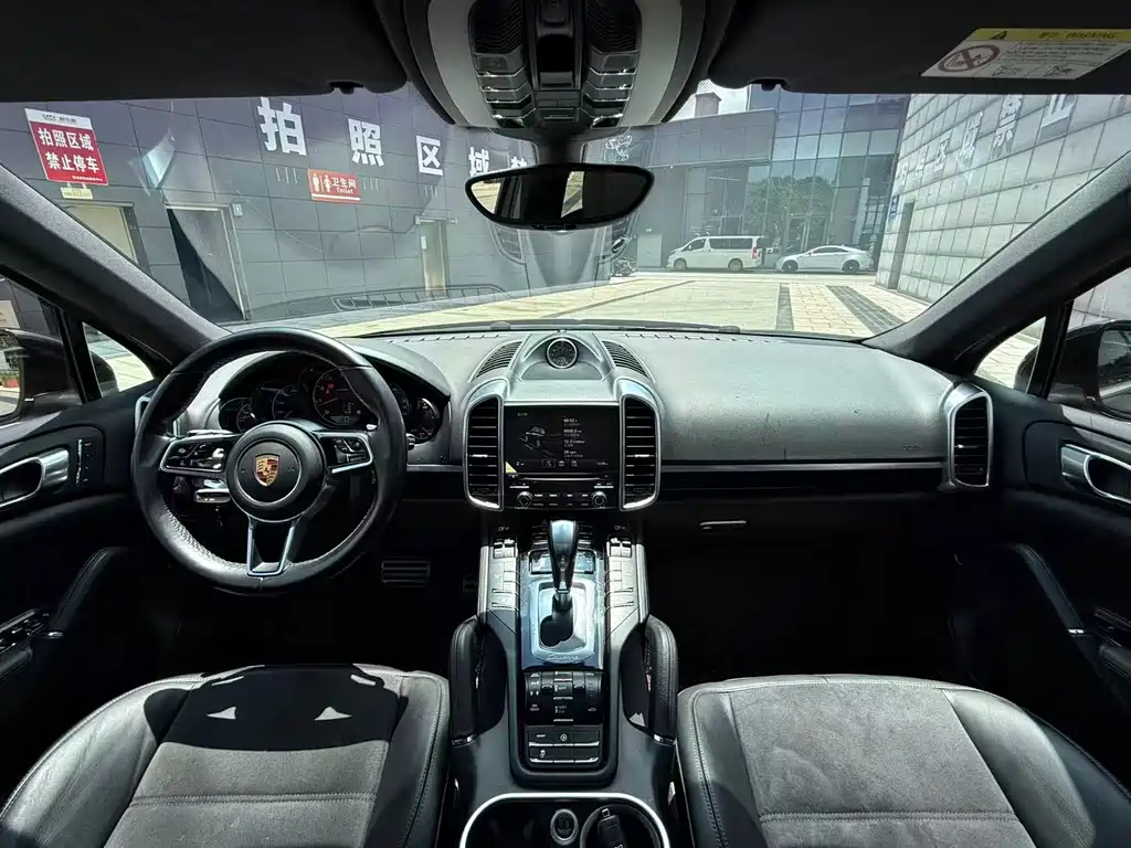 Porsche Cayenne — миниатюра 20