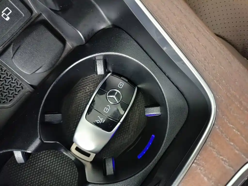 Mercedes-Benz E-Class — миниатюра 9