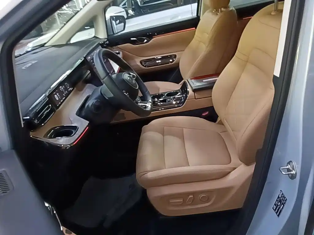 GAC Motor Trumpchi E8 PHEV — миниатюра 15