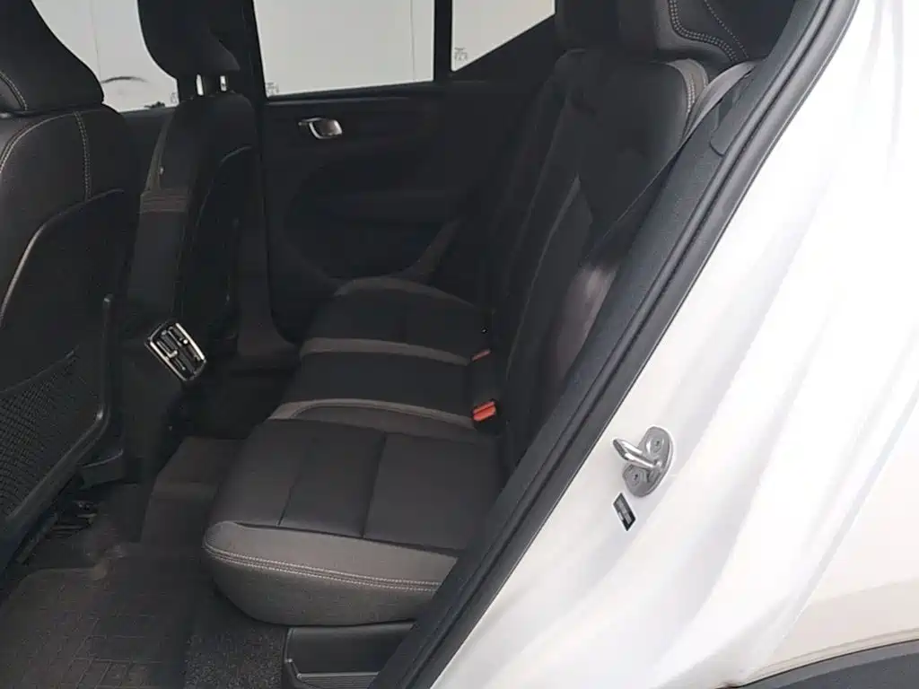 Volvo XC40 — миниатюра 17