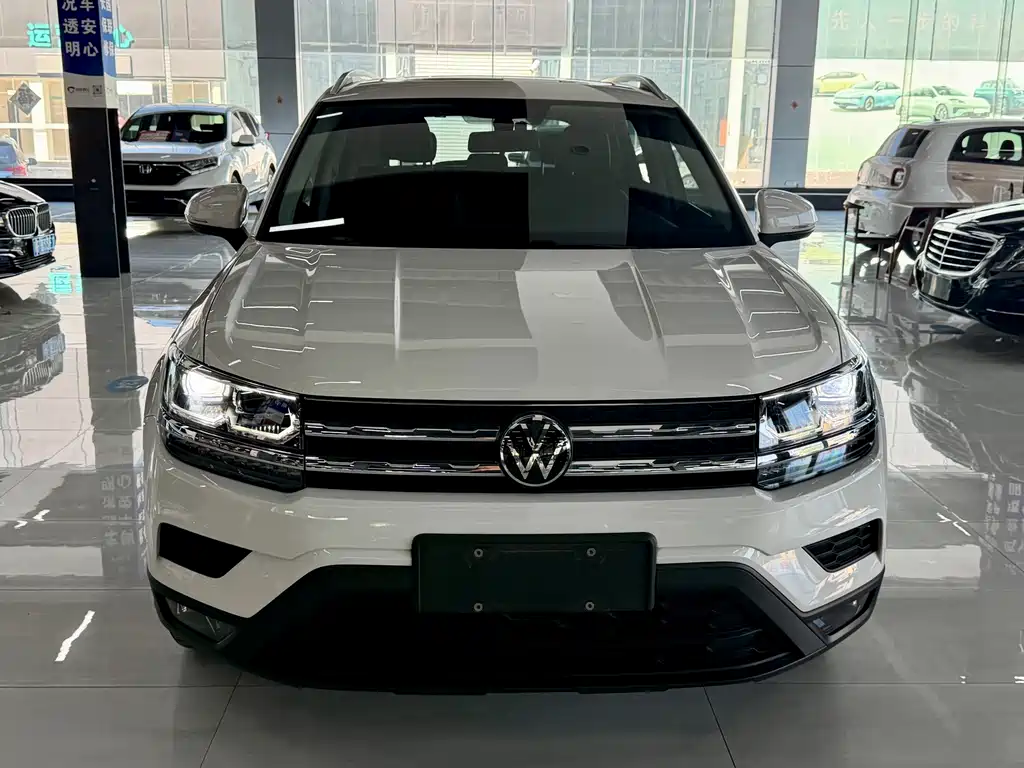 Volkswagen Tharu — миниатюра 2