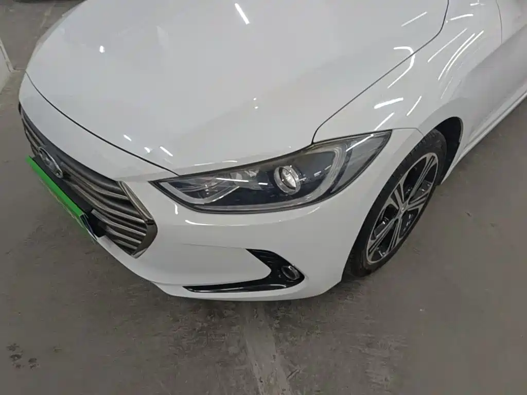 Hyundai Elantra — миниатюра 24