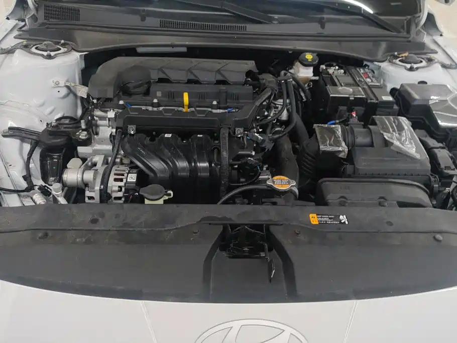Hyundai Elantra — миниатюра 10