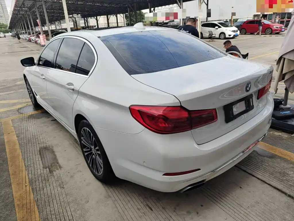 BMW 5 Series — миниатюра 5