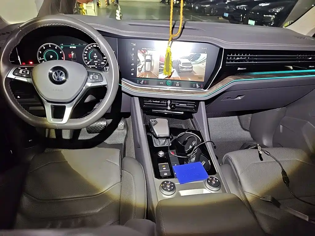 Volkswagen Touareg — миниатюра 10