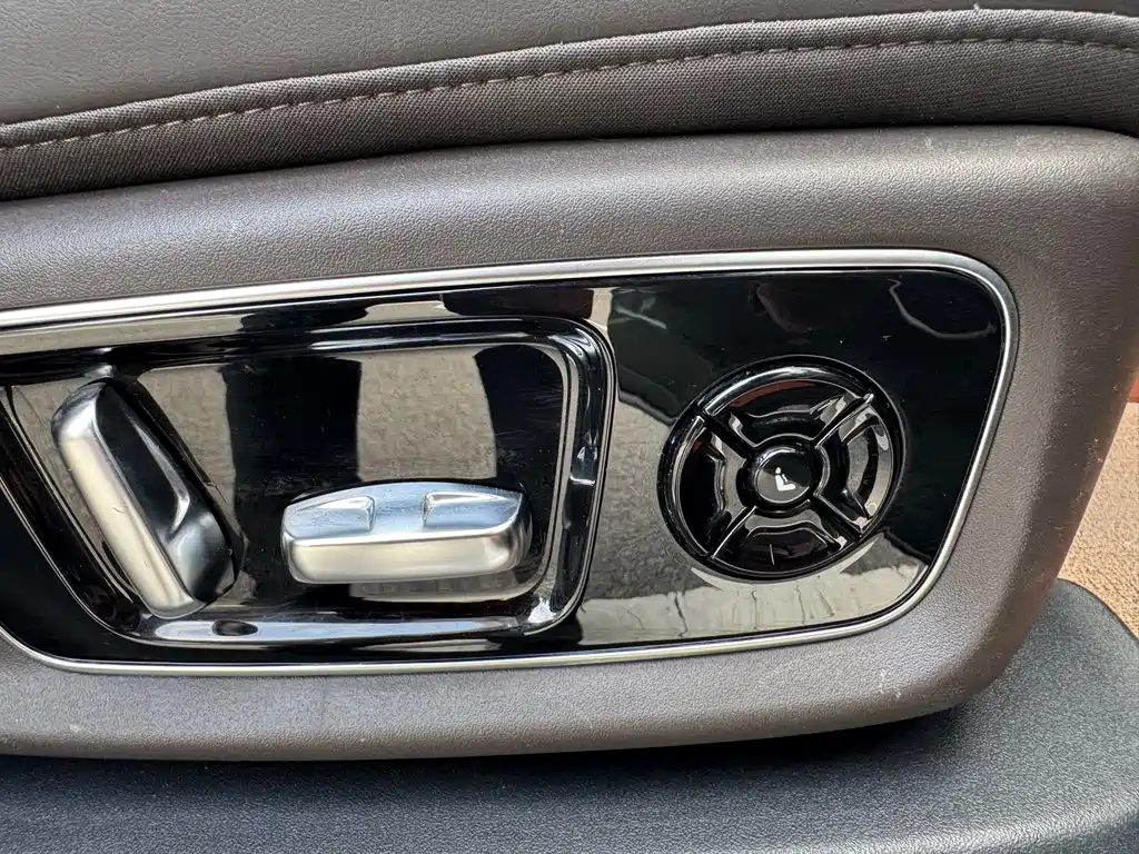 Li Auto Li L8 — миниатюра 16
