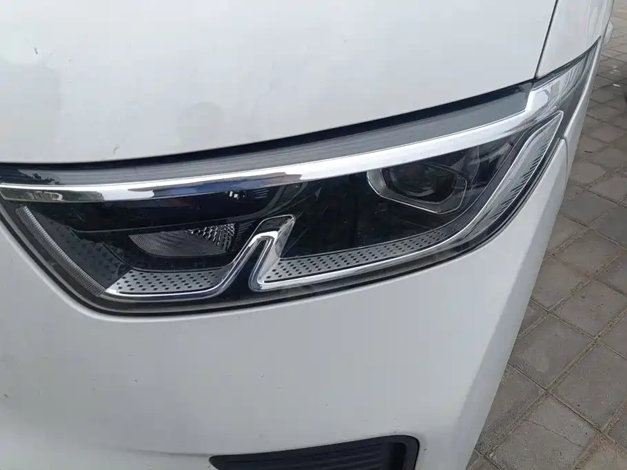 Wuling Yangguang — миниатюра 5