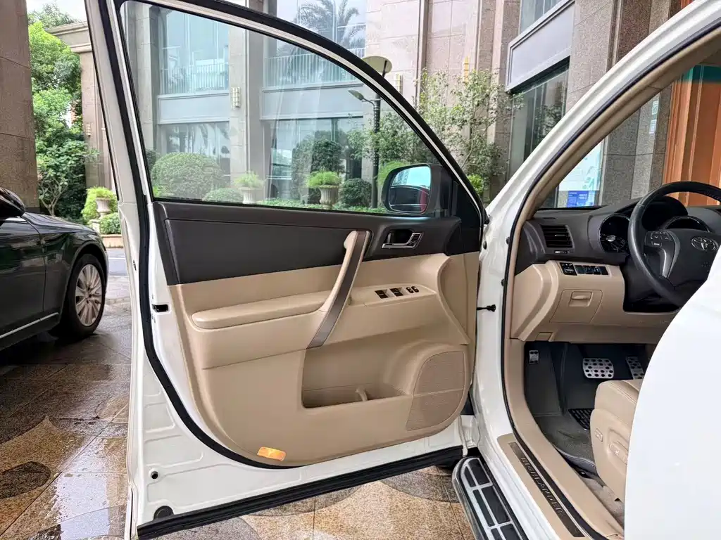 Toyota Highlander — миниатюра 14