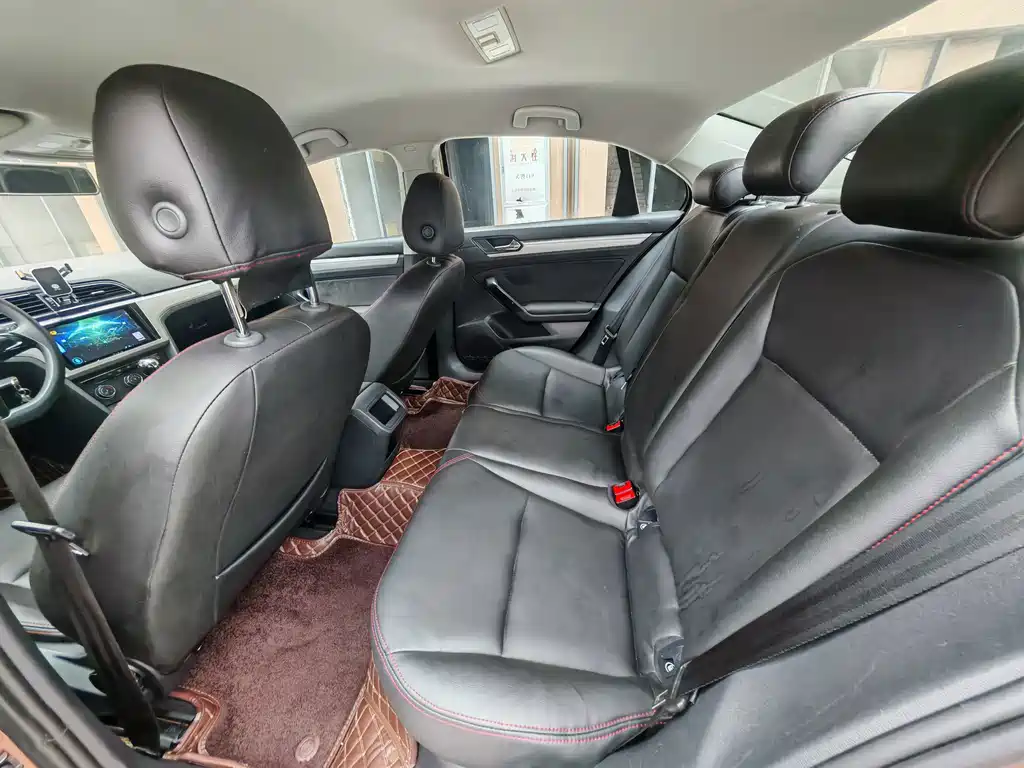 Volkswagen Lamando — миниатюра 6