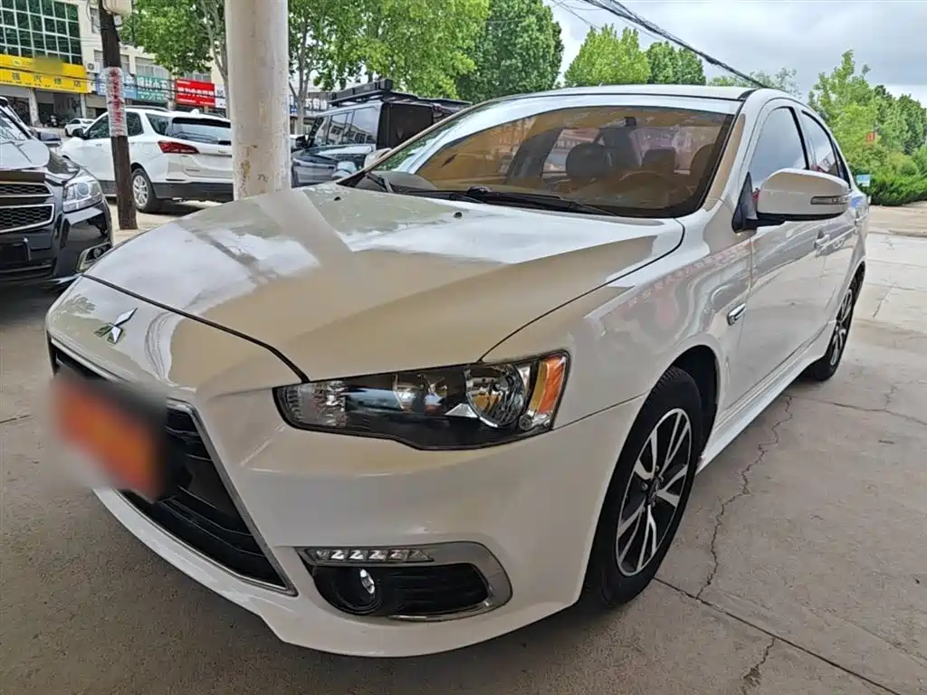 Mitsubishi Lancer EX 2015