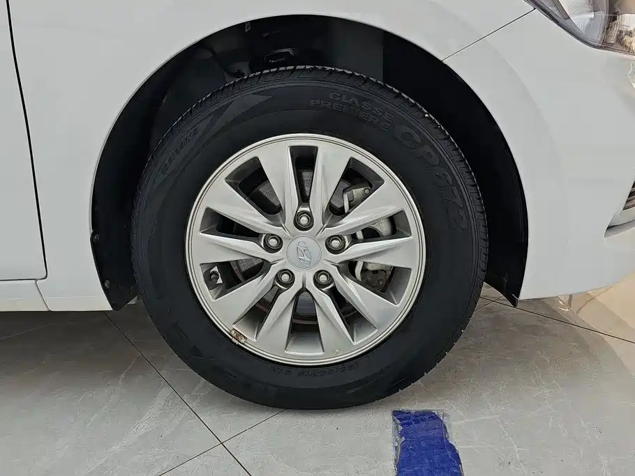 Hyundai Elantra — миниатюра 6
