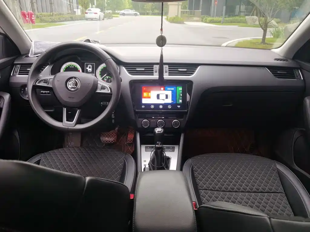Skoda Octavia — миниатюра 13