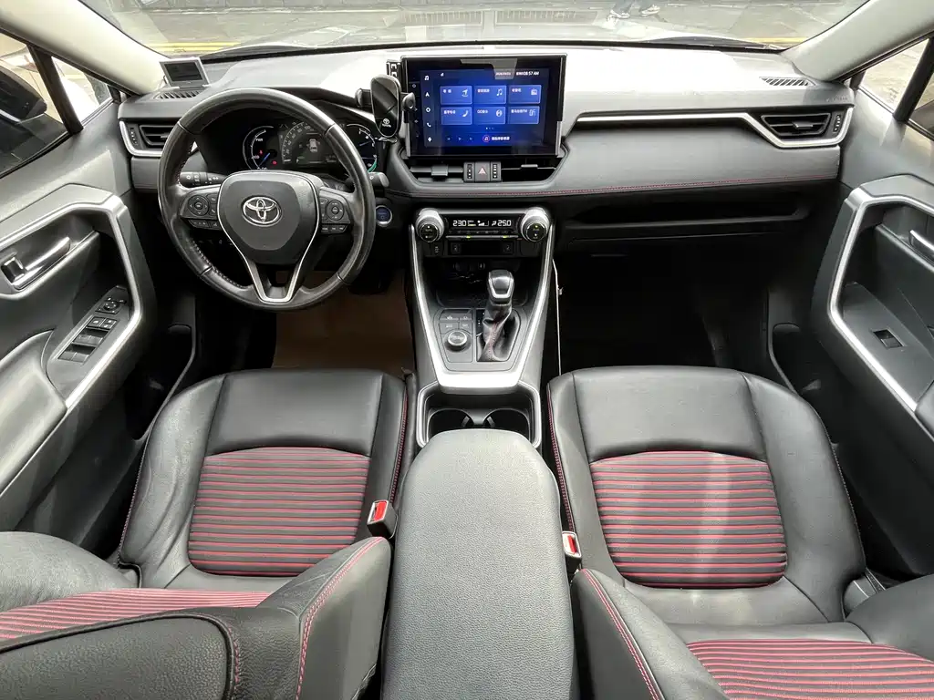 Toyota RAV4 Prime — миниатюра 29