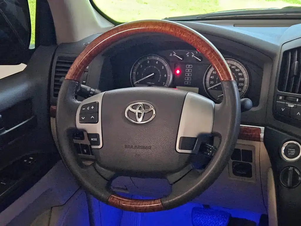 Toyota Land Cruiser — миниатюра 12