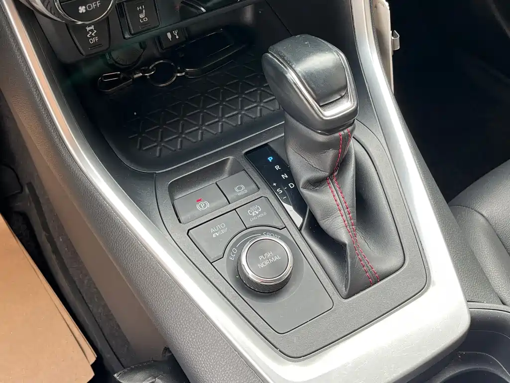 Toyota RAV4 Prime — миниатюра 21
