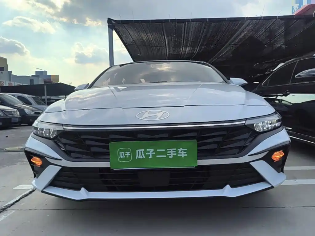 Hyundai Elantra — миниатюра 3
