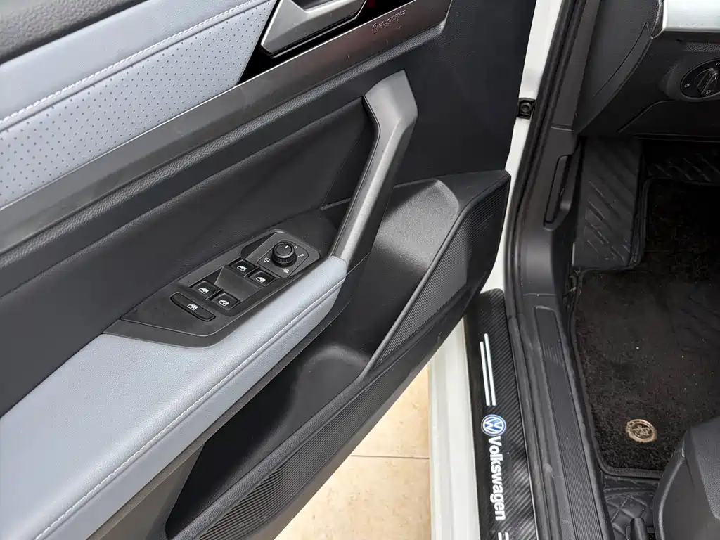 Volkswagen Lavida — миниатюра 5