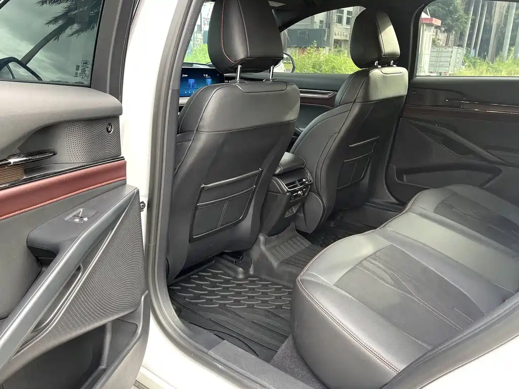 Ford Mondeo — миниатюра 15