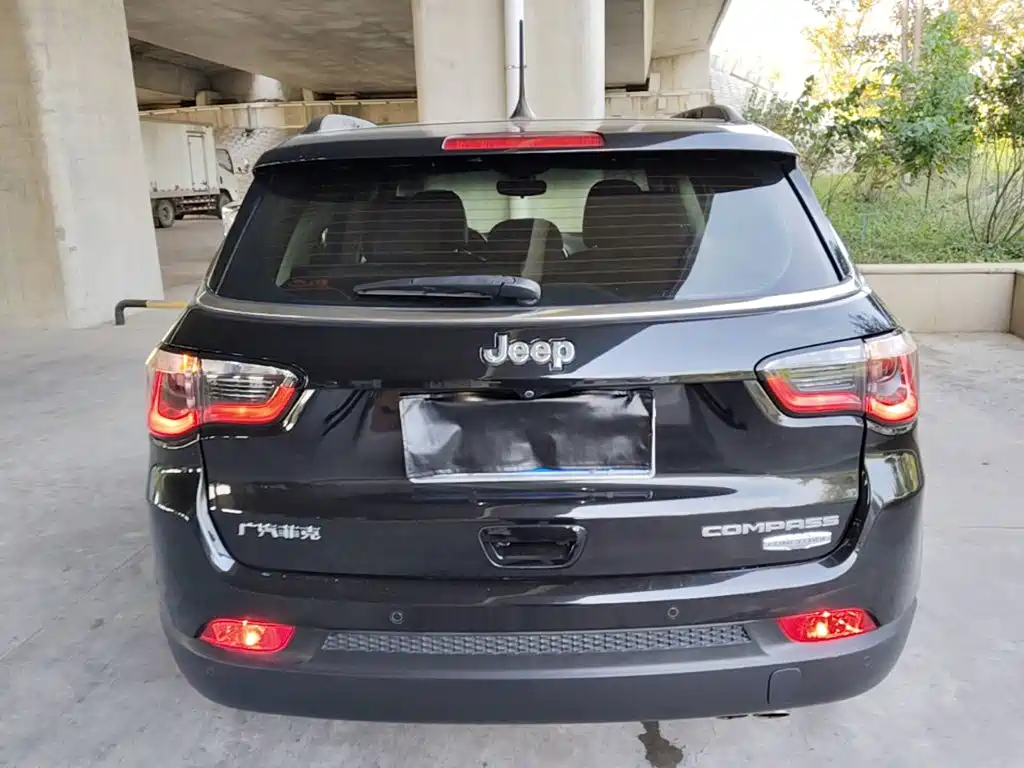 Jeep Compass — миниатюра 6
