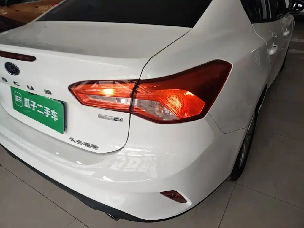 Ford Focus — миниатюра 8