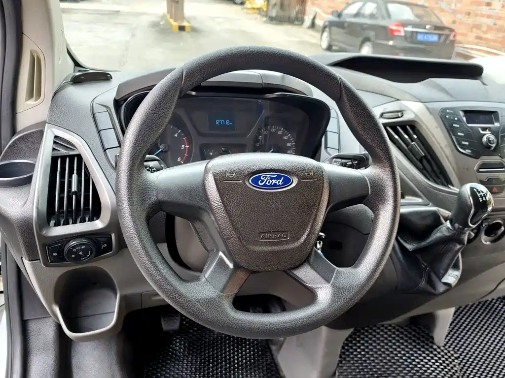 Ford Transit — миниатюра 15