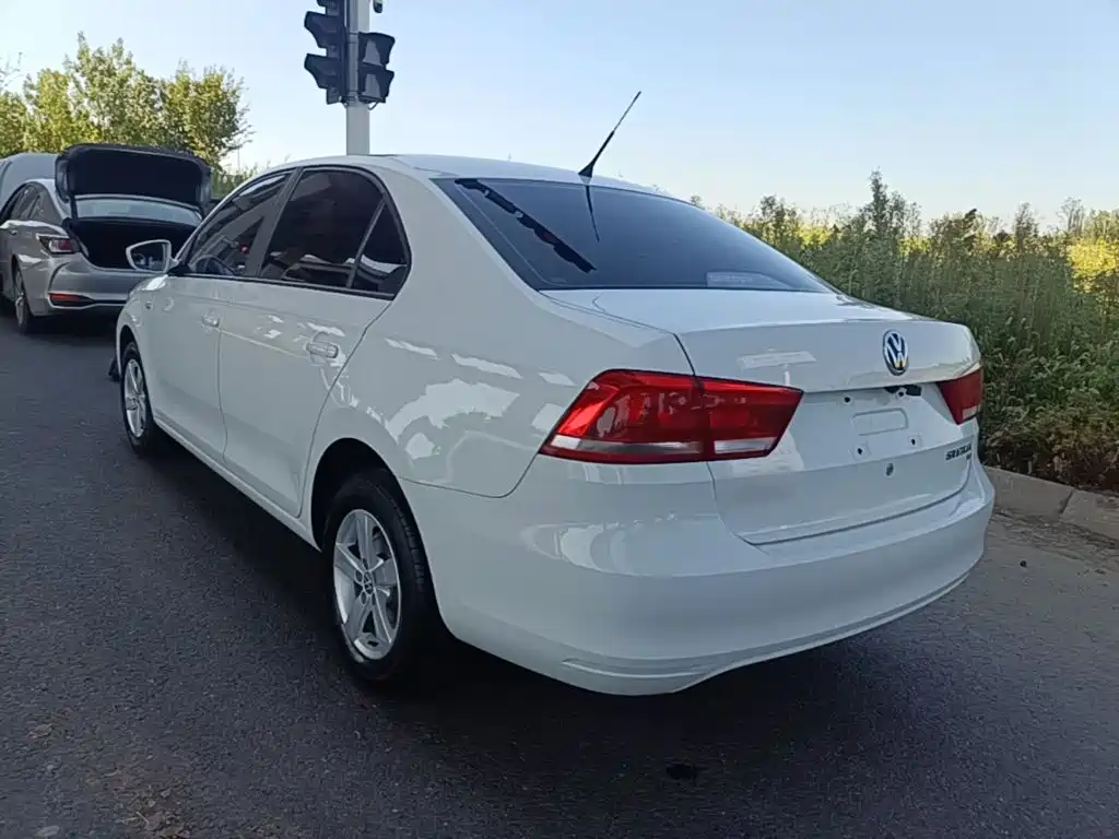 Volkswagen Santana — миниатюра 5