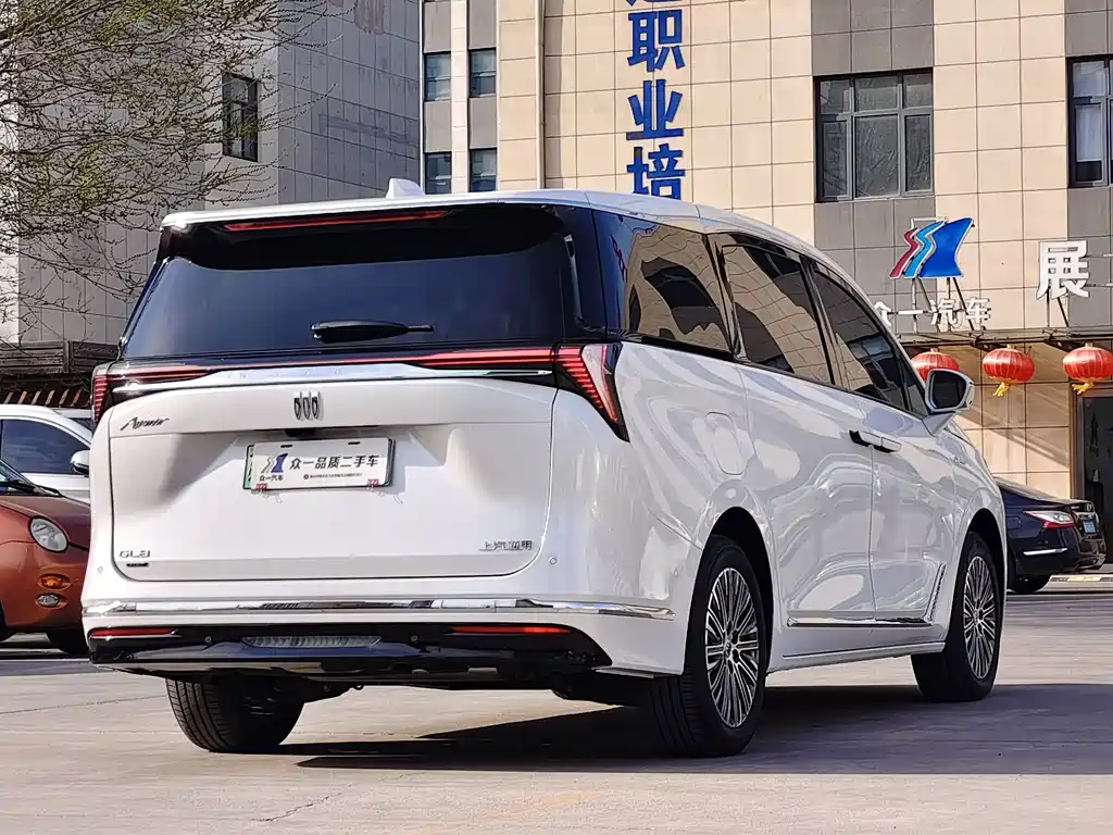 Buick GL8 Hybrid — миниатюра 7