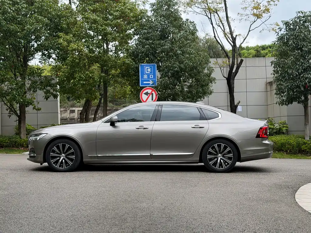 Volvo S90 — миниатюра 8