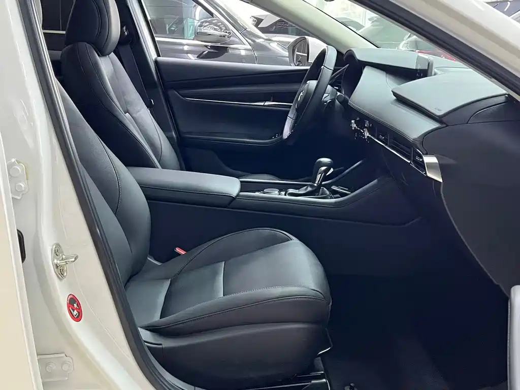 Mazda 3 Axela — миниатюра 20