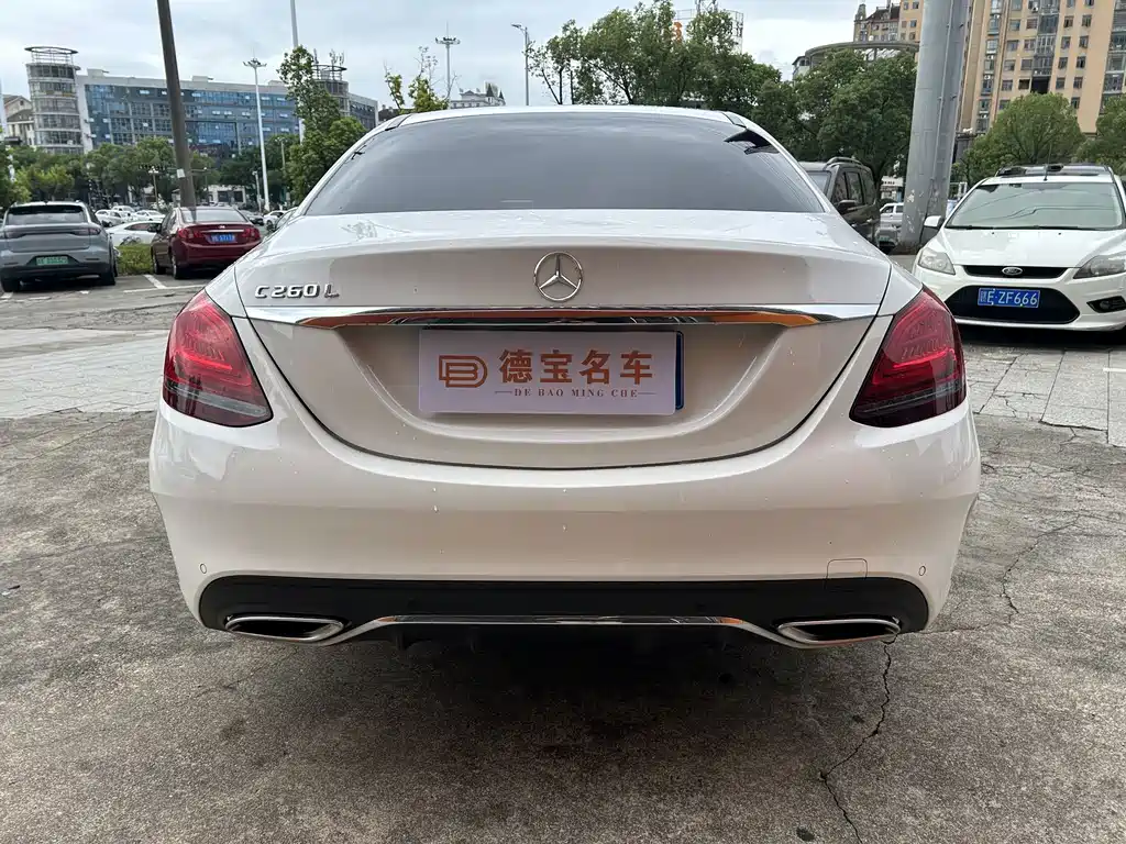 Mercedes-Benz C-Class — миниатюра 13
