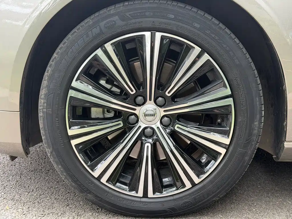 Volvo S90 — миниатюра 10