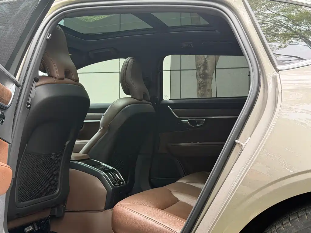 Volvo S90 — миниатюра 13