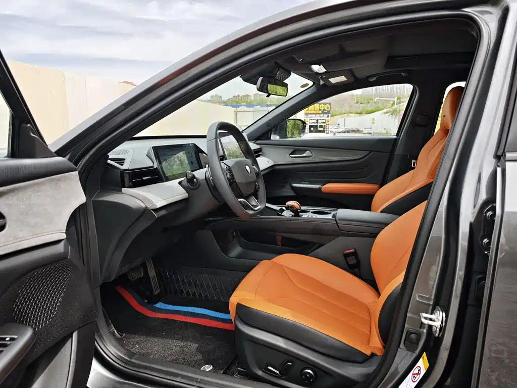 Changan UNI-V 2025 2.0T