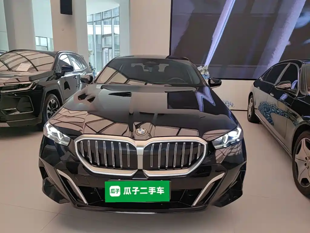 BMW 5 Series — миниатюра 3